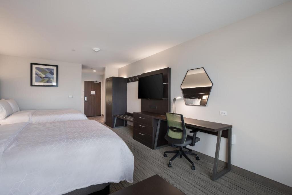 Suite Business Holiday Inn Express & Suites Chicago - Hoffman Estates, an IHG Hotel