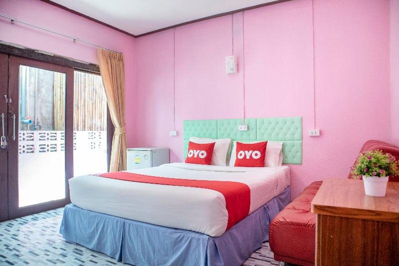 Standard Double room OYO 797 Pink House Bungalow
