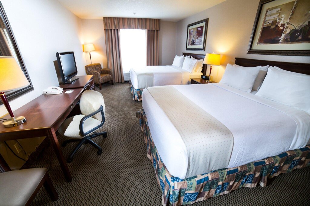 Двухместный номер Standard Holiday Inn Hotel & Suites-West Edmonton, an IHG Hotel