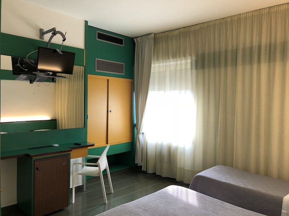 Трёхместный номер Standard Hotel del Sole-Aversa