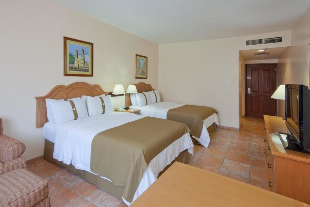 Двухместный номер Standard с видом на бассейн Holiday Inn Ciudad Del Carmen, an IHG Hotel