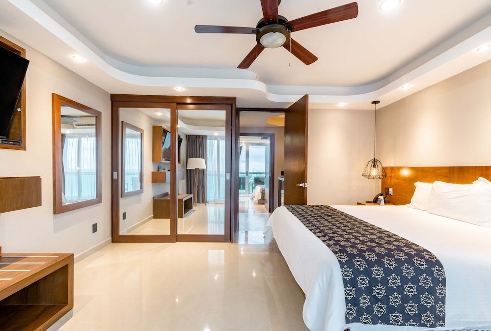 Standard Zimmer 2 Schlafzimmer Penthouse mit Balkon Ocean Dream Cancun by GuruHotel