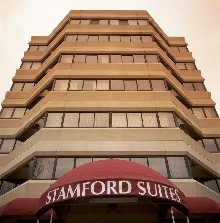 Standard room Stamford Suites