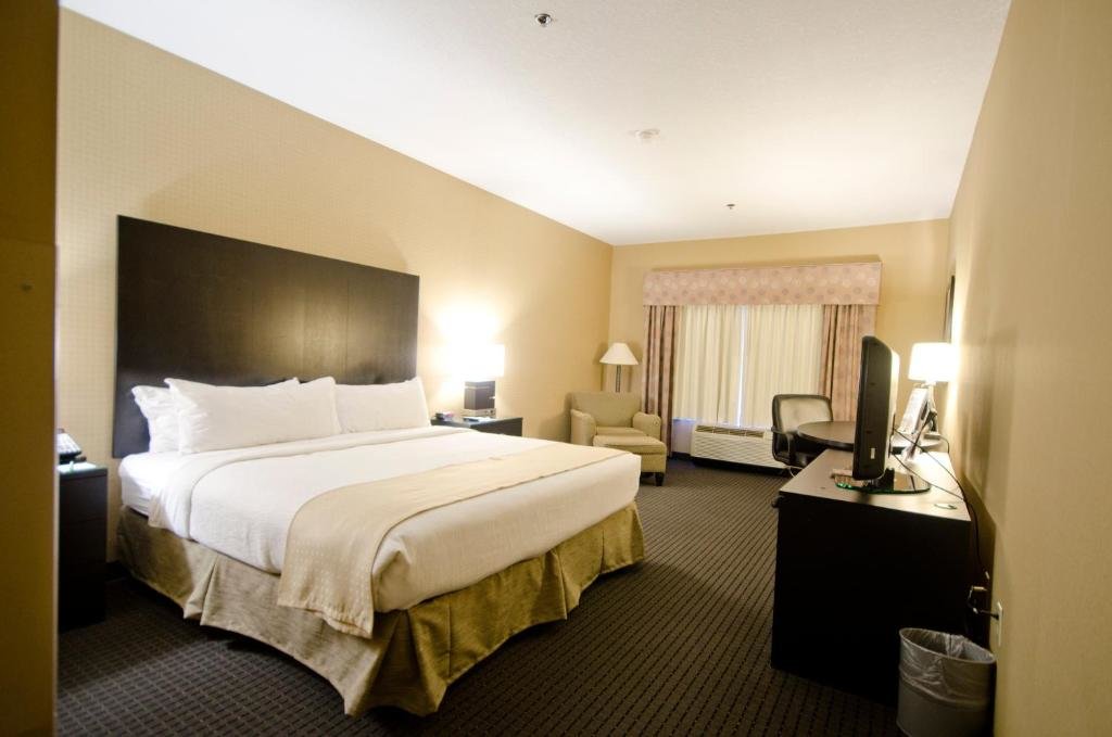 Номер Deluxe Holiday Inn Hotel & Suites St. Paul NE - Lake Elmo, an IHG Hotel