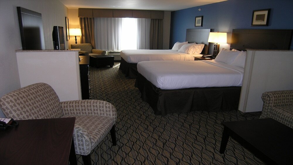 Quadruple suite Holiday Inn Express & Suites Belle Vernon, an IHG Hotel
