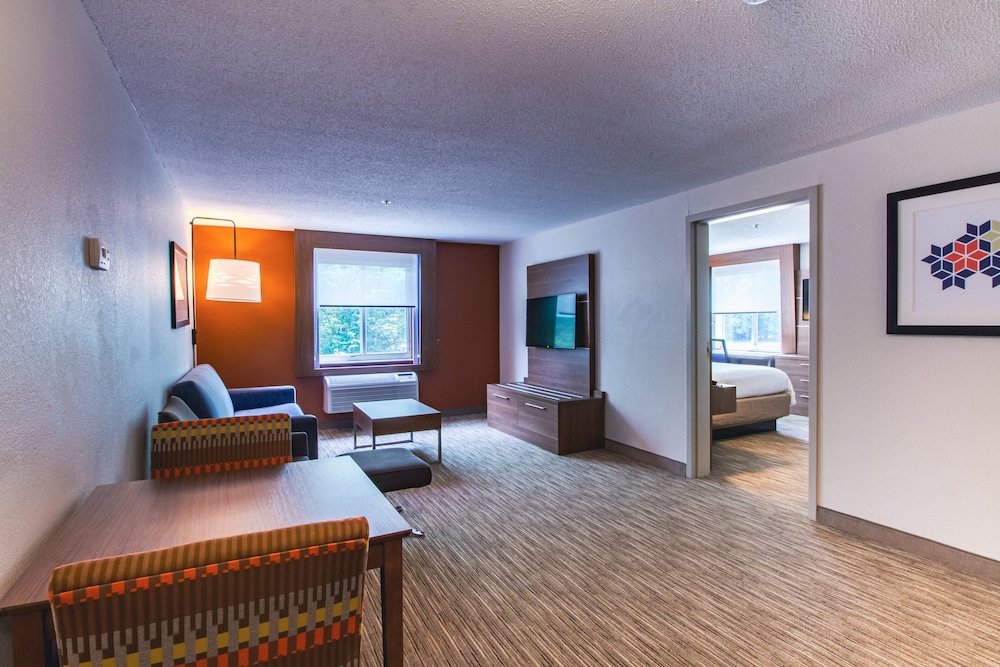Suite 1 dormitorio Holiday Inn Express & Suites