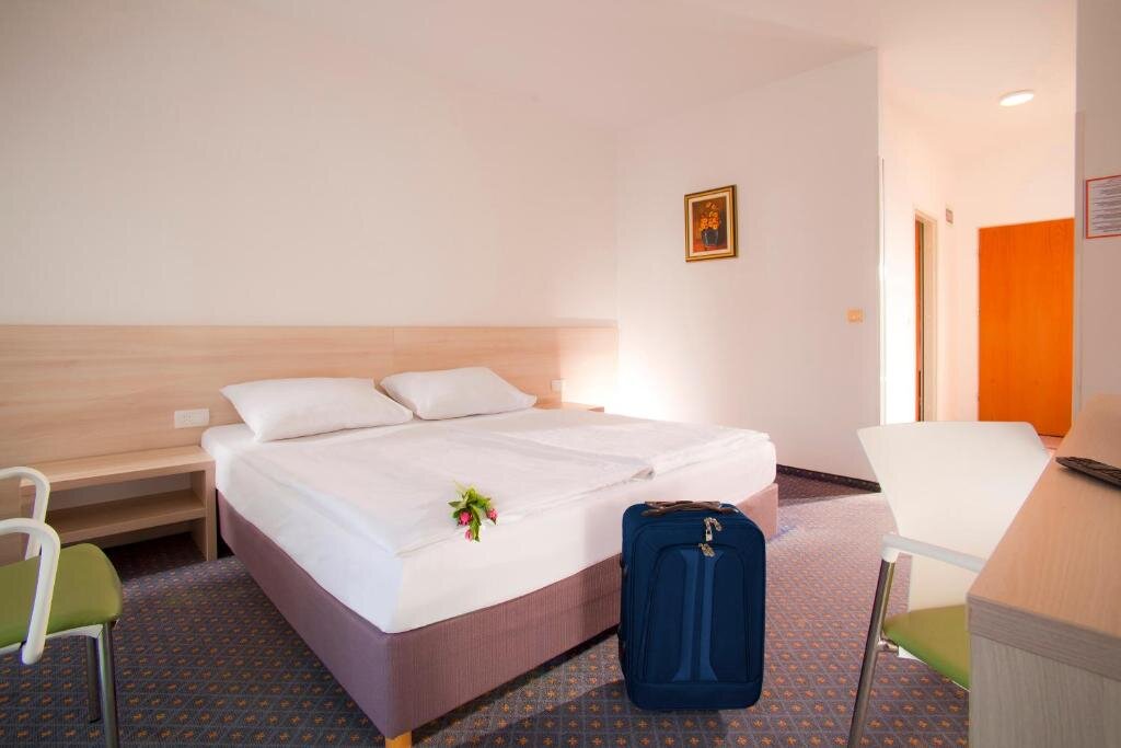Komfort Doppel Zimmer mit Balkon und mit Poolblick Hotel Vesna