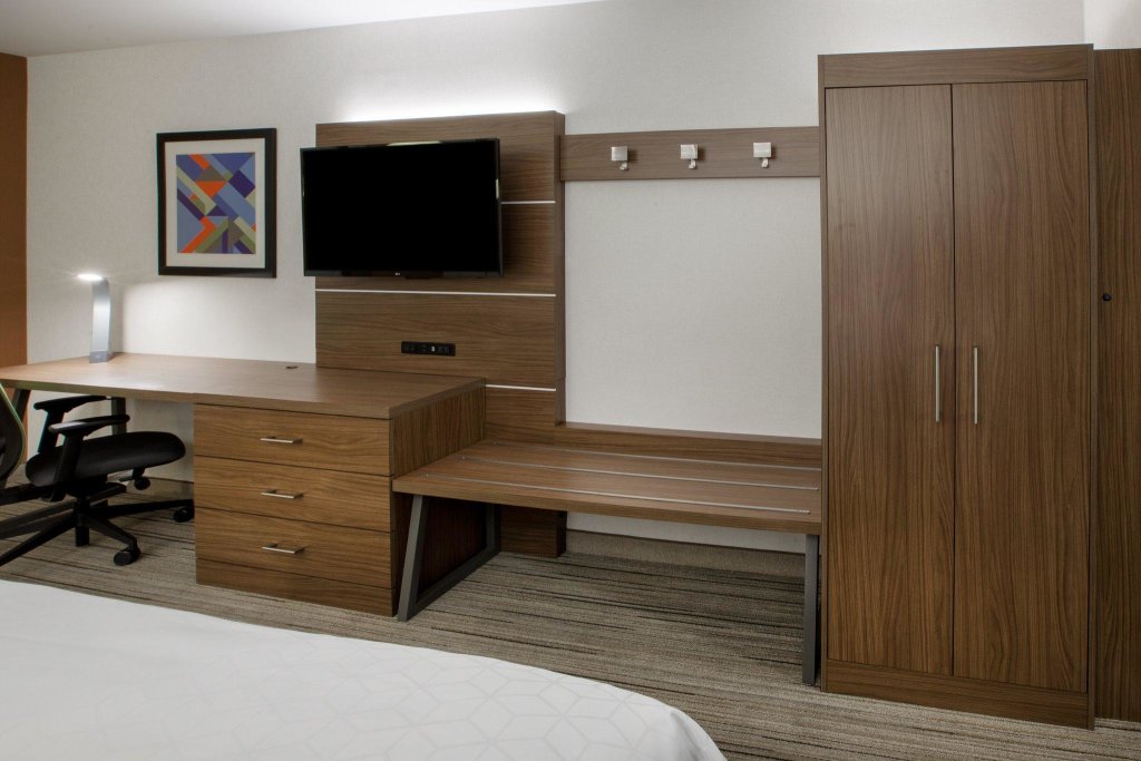 Standard quadruple chambre Holiday Inn Express And Suites Watertown, an IHG Hotel