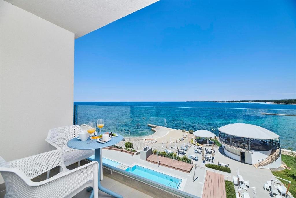 Номер Premium с балконом и с видом на море Hotel Sipar Plava Laguna