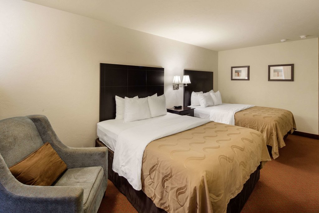 Standard Quadruple room Quality Inn Moses Lake
