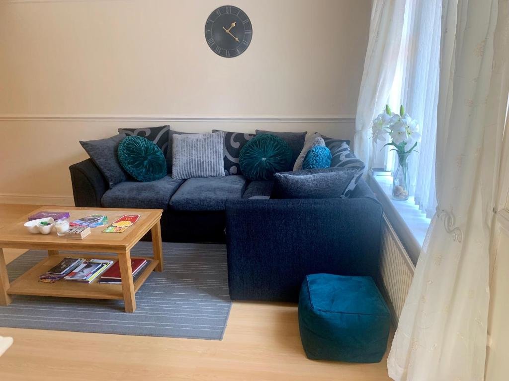 Apartment Be My Guest Liverpool - Ground Floor Apartment with Parking