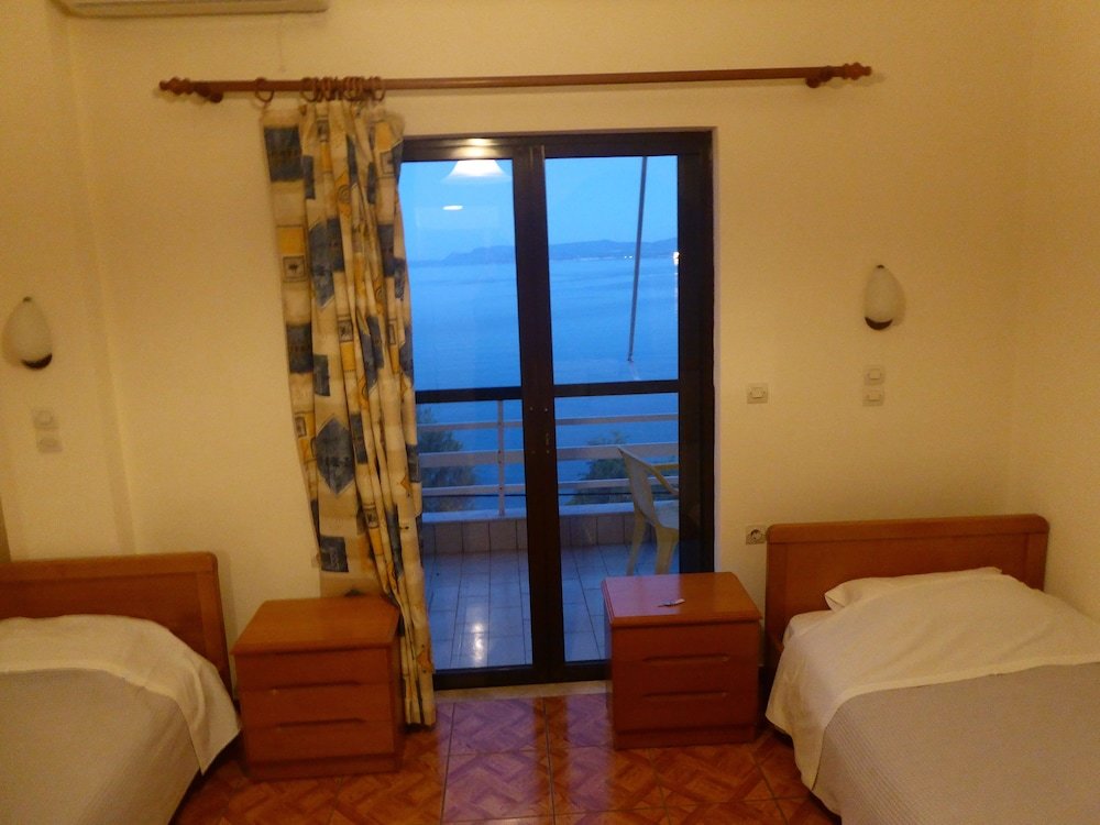 Апартаменты с 2 комнатами с видом на море Poseidon Hotel