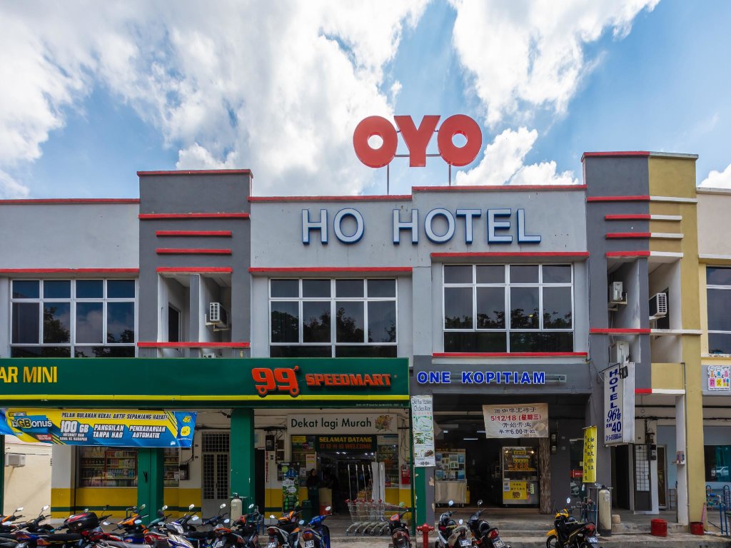 Четырёхместный семейный люкс OYO 1185 Ho Hotel