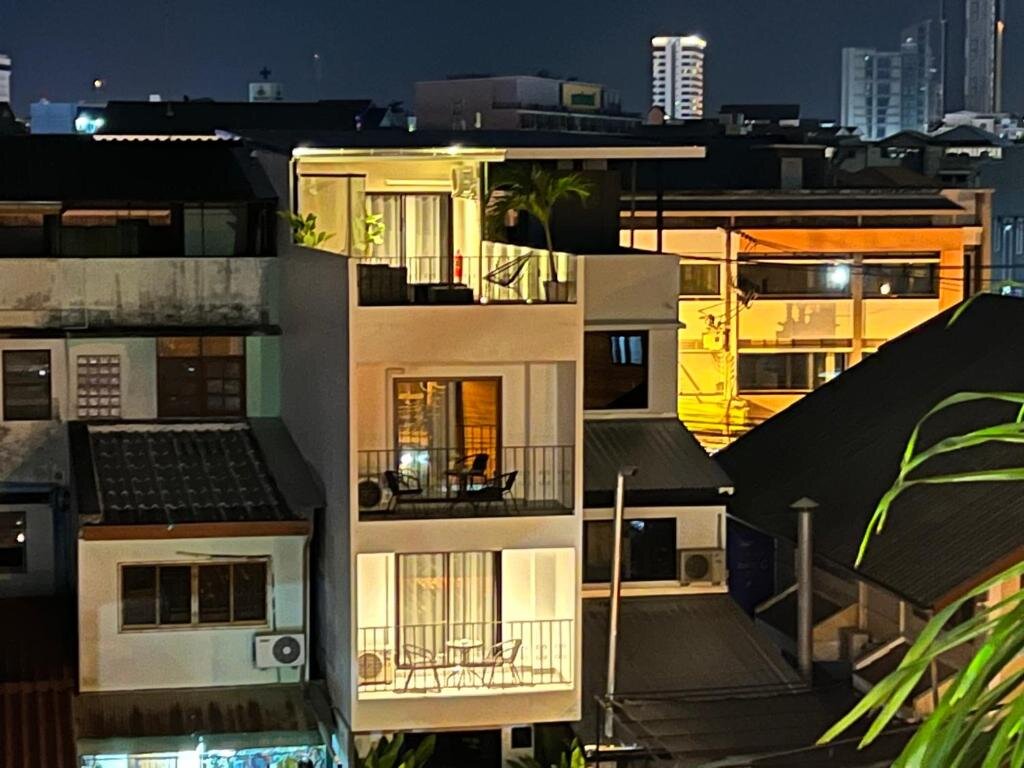 Двухместный номер Deluxe с балконом ONE LODGE Pattaya