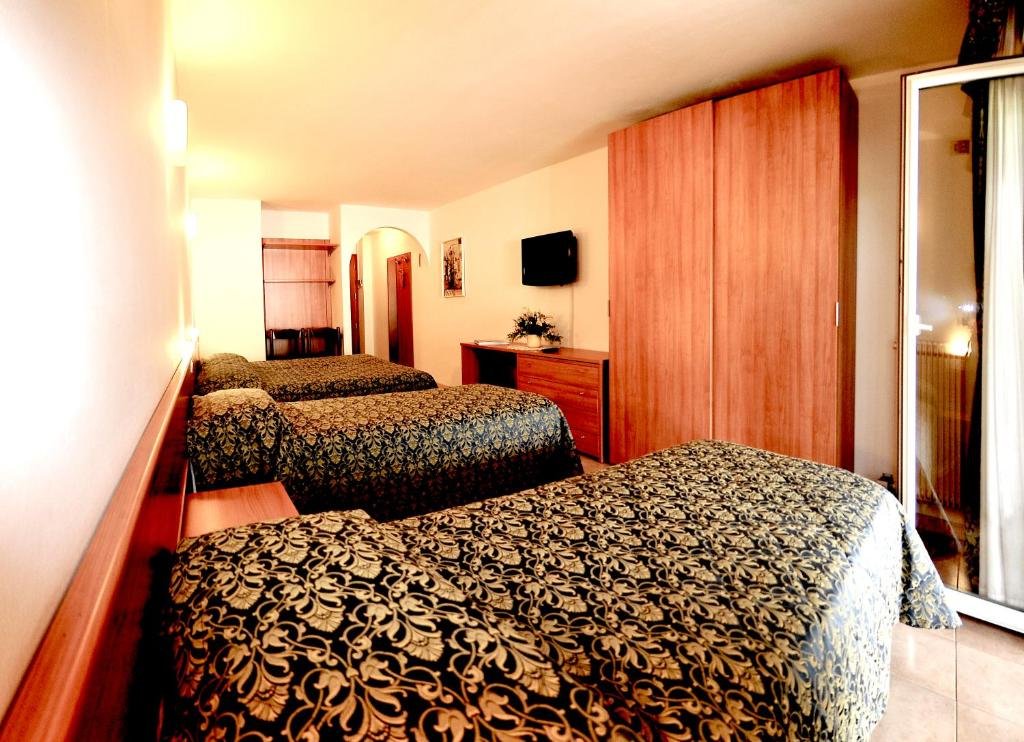 Standard Vierer Zimmer Hotel Alpen