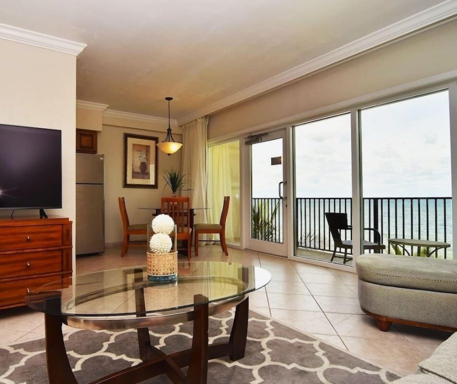 Suite doble Premium con balcón y frente a la playa The Sea Lord Hotel & Suites