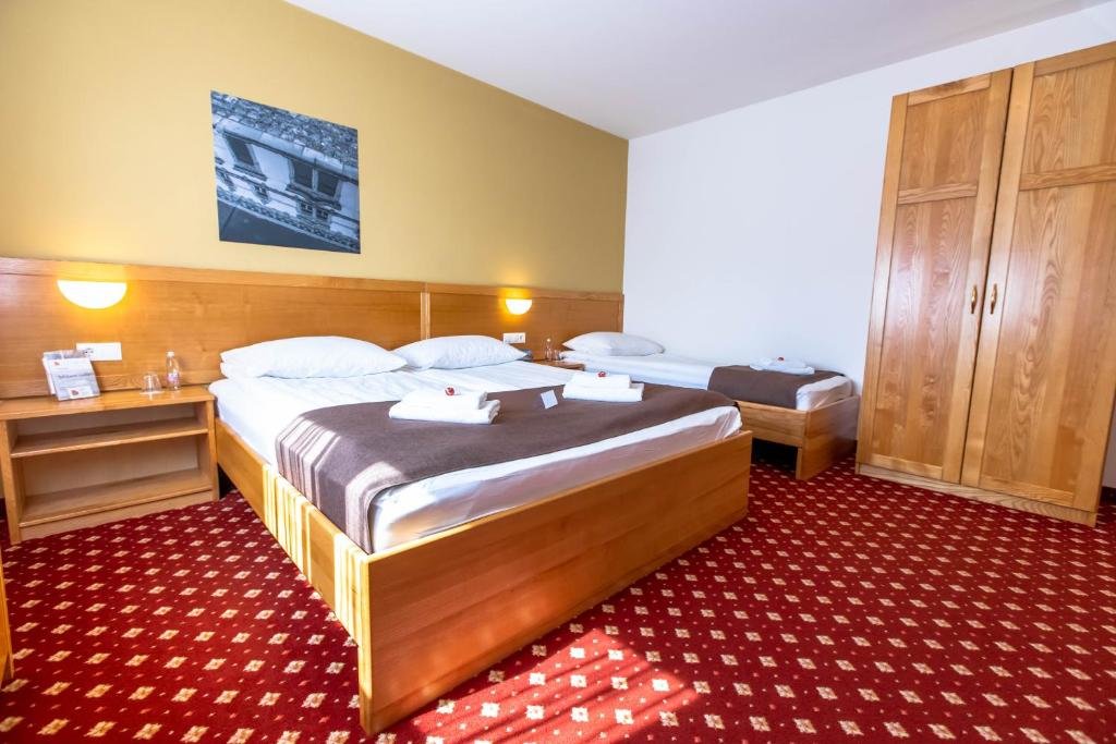 Трёхместный номер Standard Hotel Bau Maribor