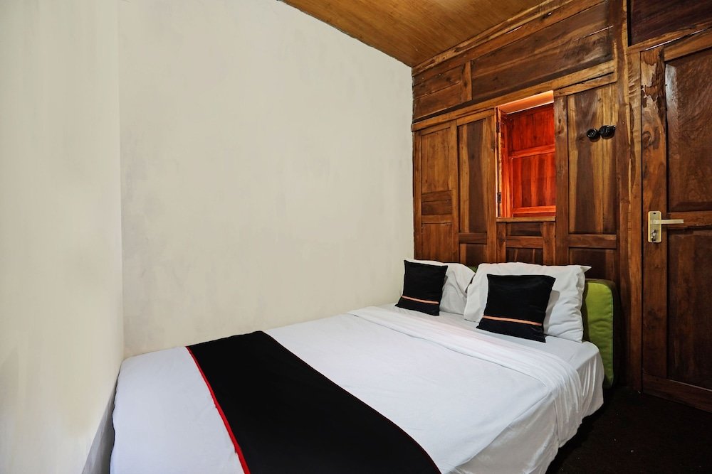 Standard Zimmer Capital O 93238 Lembah Mbalong Resort