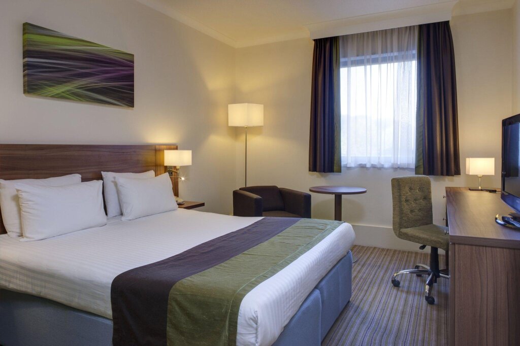 Четырёхместный номер Standard Holiday Inn Leamington Spa - Warwick, an IHG Hotel