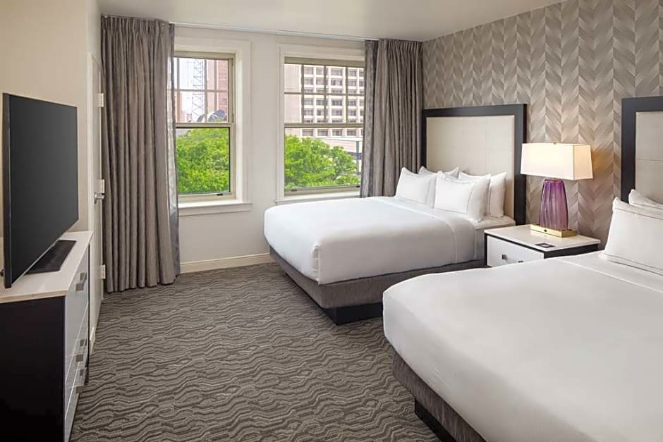 Двухместный номер Standard c 1 комнатой DoubleTree Suites by Hilton Hotel Detroit Downtown - Fort Shelby