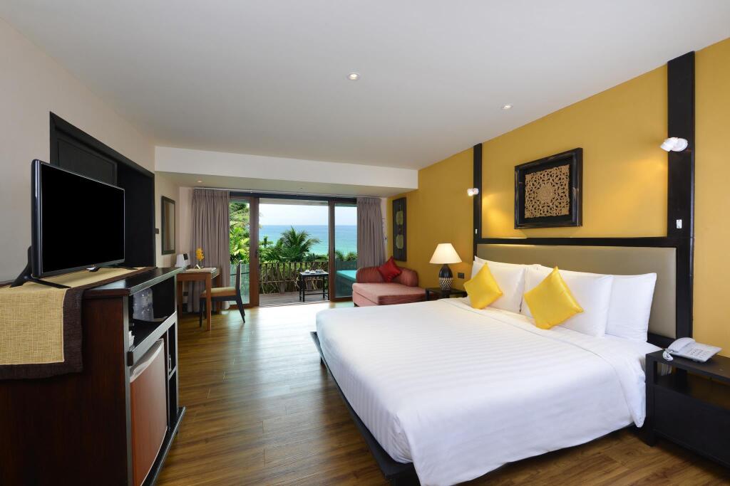 Wyndham garden naithon phuket 5 naithon beach