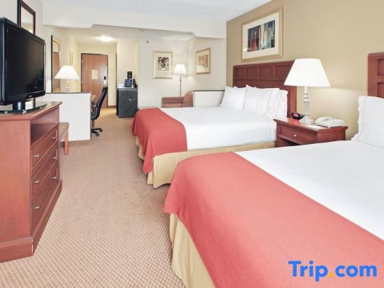 Люкс Holiday Inn Express Hotel & Suites, an IHG Hotel