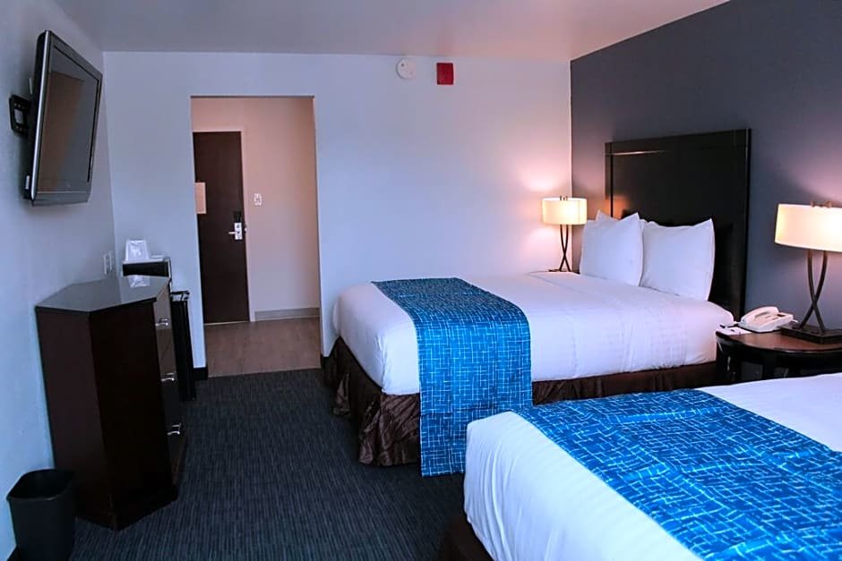 Quadruple suite Travelodge by Wyndham Water’s Edge Hotel - Racine
