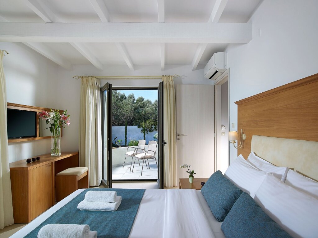 Suite Coriva Beach Hotel & Bungalows