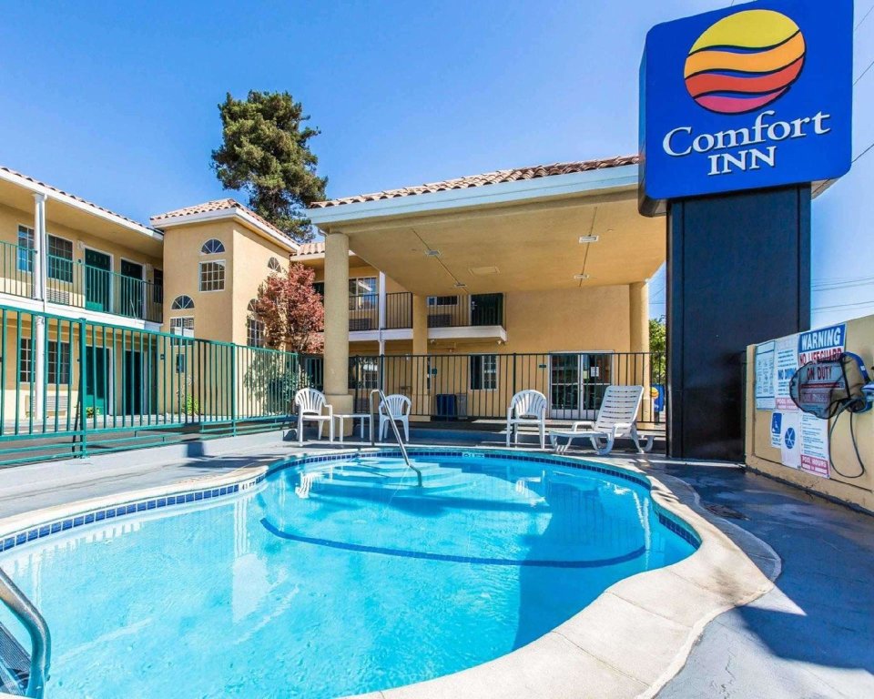 Suite Comfort Inn Beach/Boardwalk Area