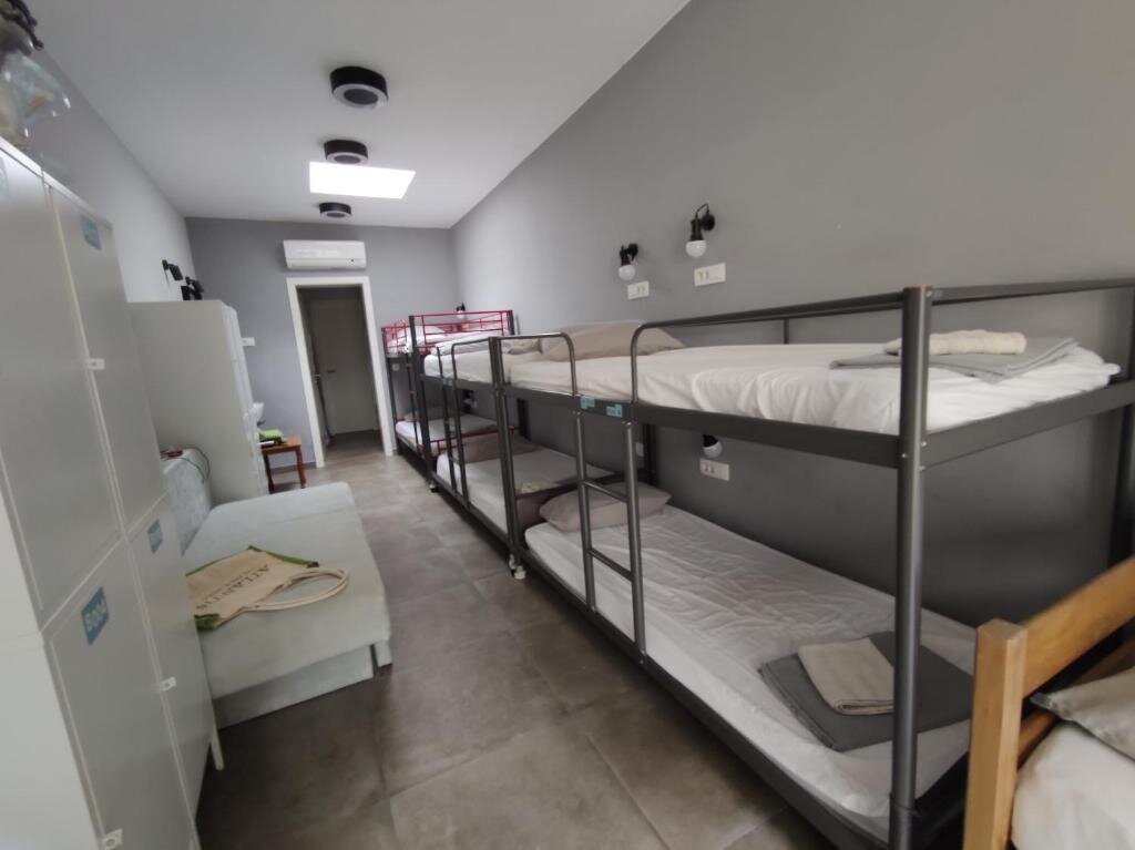Bett im Wohnheim SUBTUB Hostel Makarska