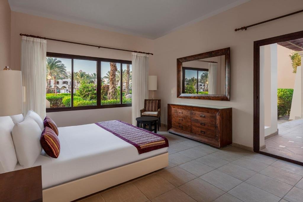 Люкс с 3 комнатами с видом на сад Jaz Makadi Saraya Palms