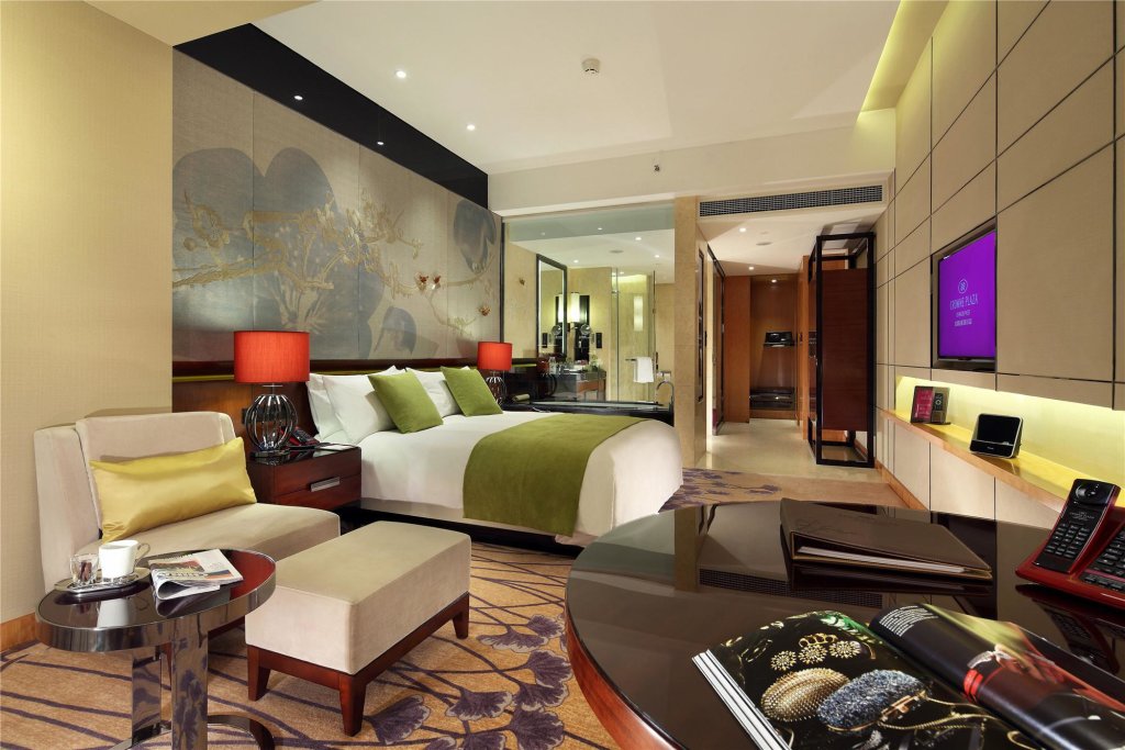 Номер Premium Crowne Plaza Chengdu West, an IHG Hotel
