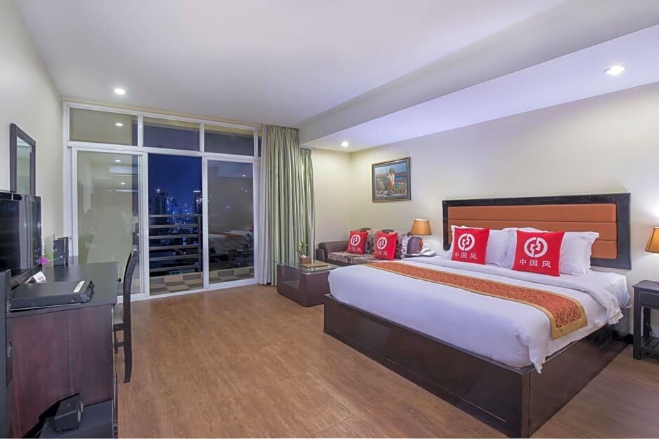 Deluxe Doppel Zimmer mit Balkon Town View Hotel Khan Daun Penh