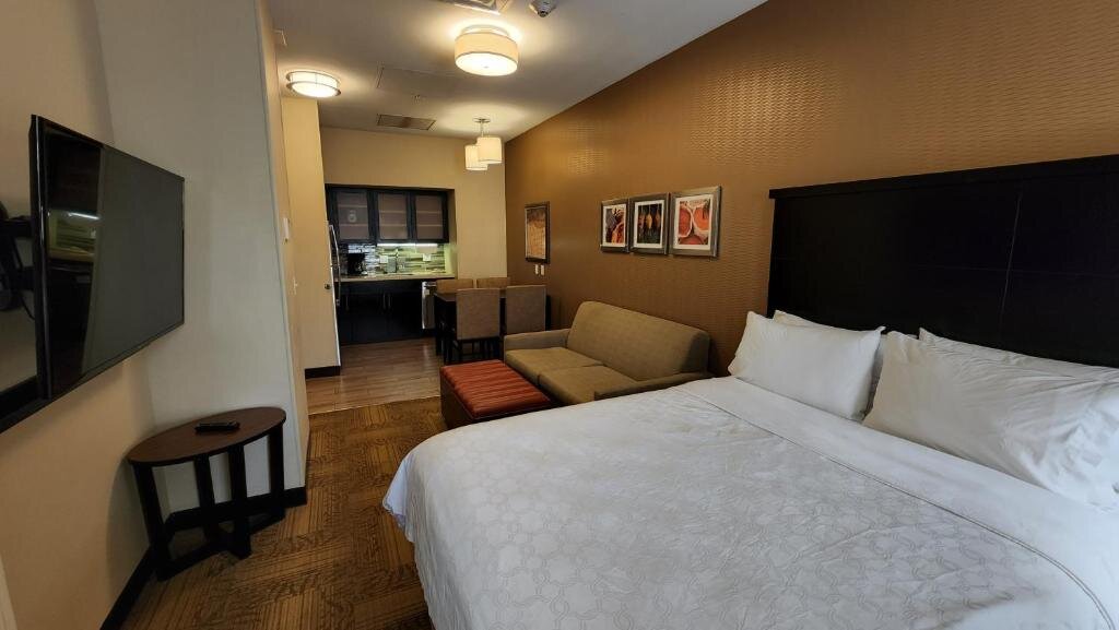 Четырёхместная Studio Suite Staybridge Suites Denver Downtown, an IHG Hotel