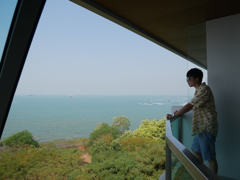 Camera Superior con balcone e con vista mare Sonrisa Srirachaที่พักติดทะเล