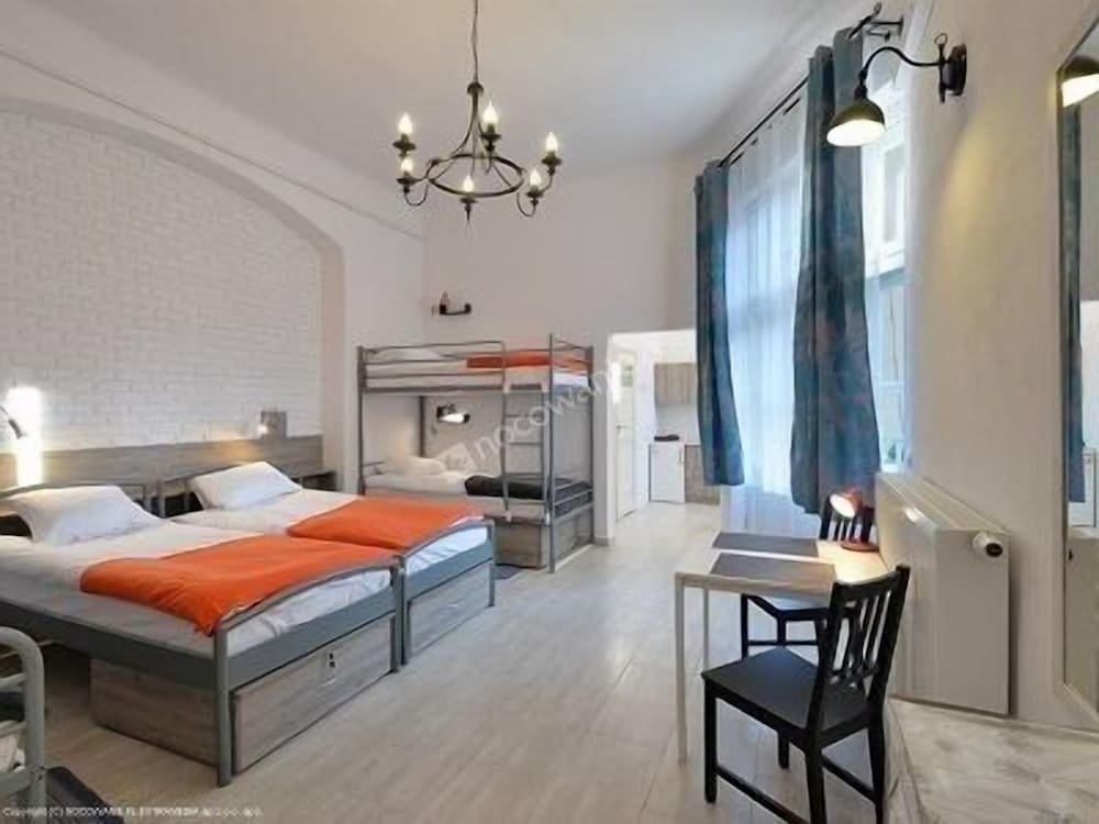 Deluxe Apartment Hostel Lwowska 11
