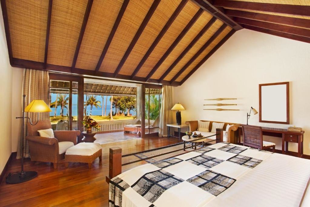 Luxury room with ocean view The Beach Villa