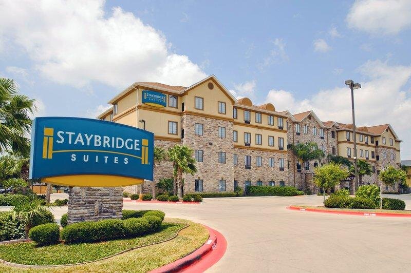 Кровать в общем номере Staybridge Suites Corpus Christi, an IHG Hotel