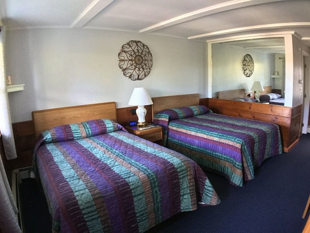 Четырёхместный номер Standard Bay Top Motel