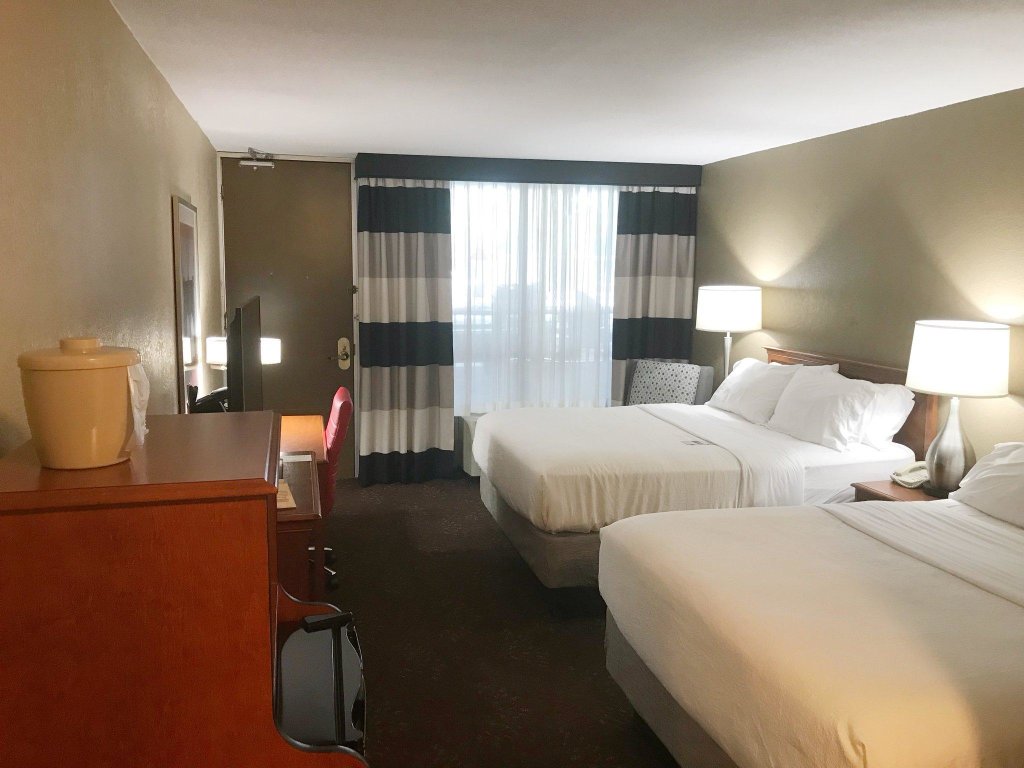 Camera quadrupla Standard con vista Holiday Inn Alexandria, an IHG Hotel