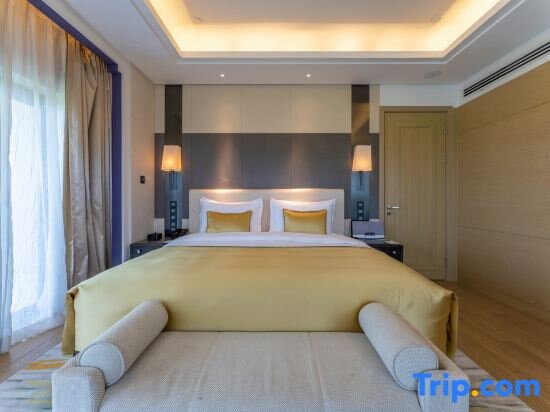 Superior Suite Wuhan Liantou Peninsula Hotel & Resort