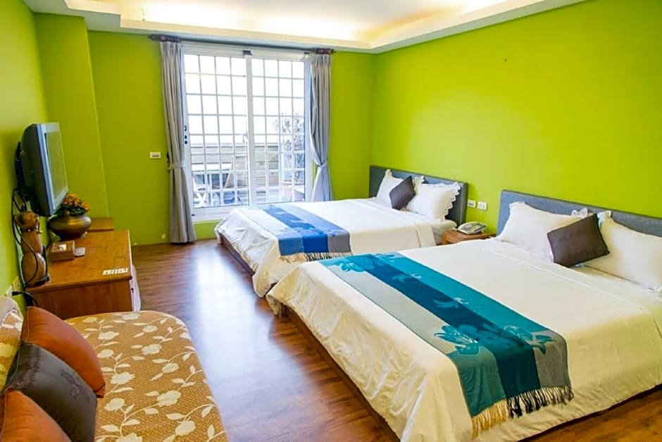 Habitación cuádruple Estándar con balcón y con vista al mar Golden Ocean Azure Hotel
