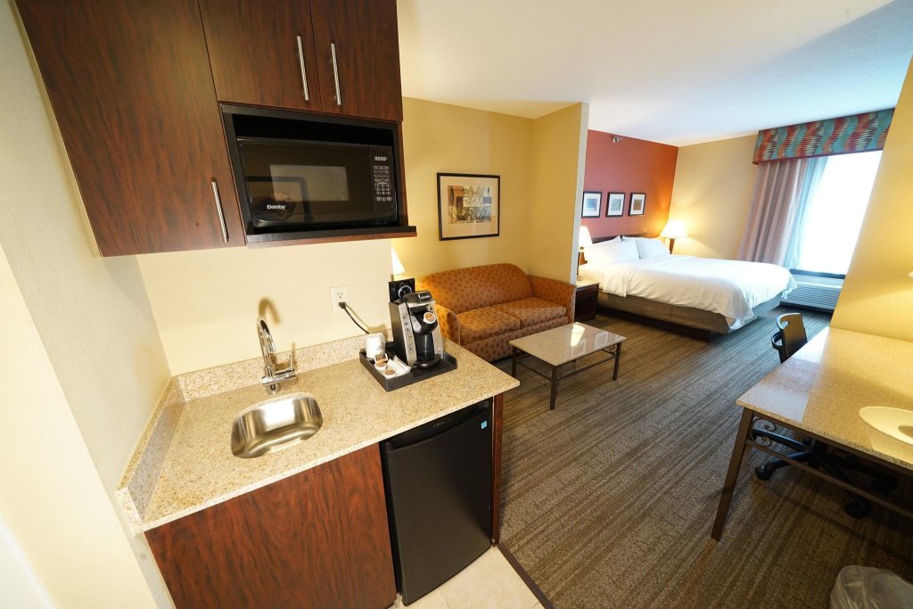 Полулюкс Holiday Inn Express Hotel & Suites Tampa-Oldsmar, an IHG Hotel