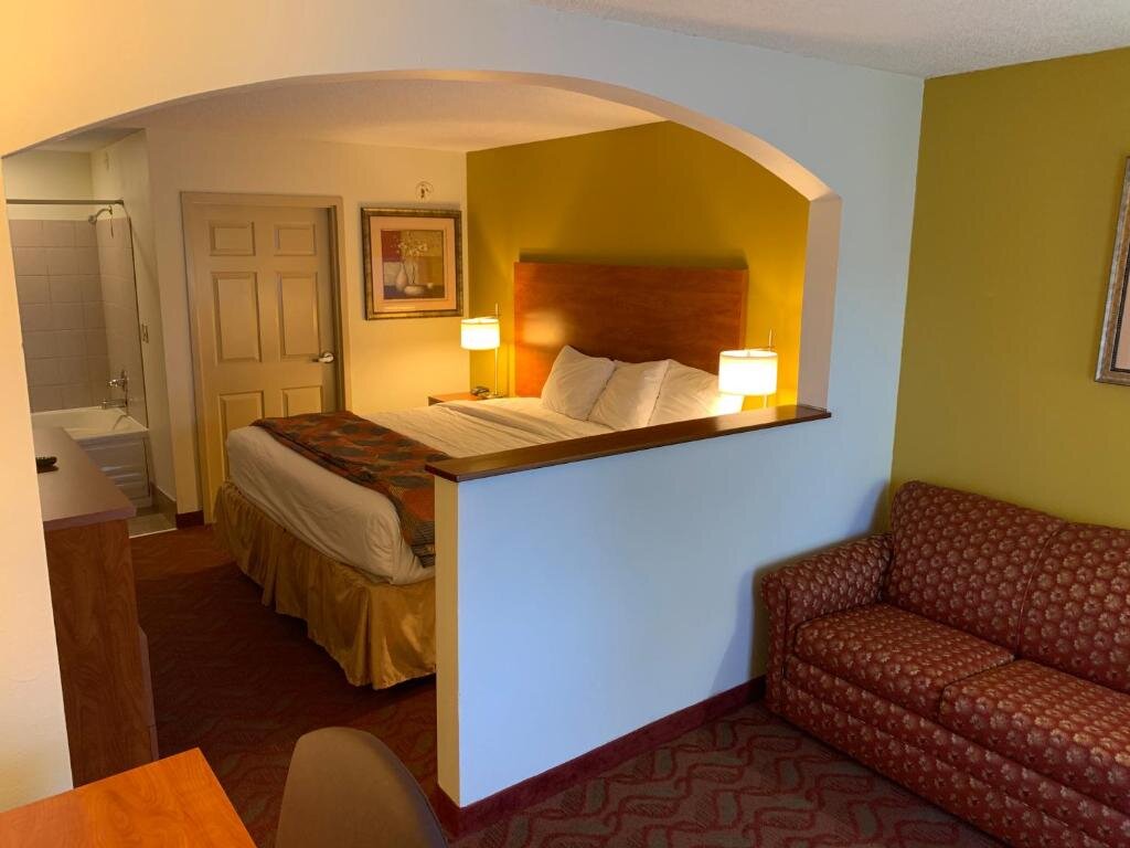 Suite Baymont by Wyndham Cave City