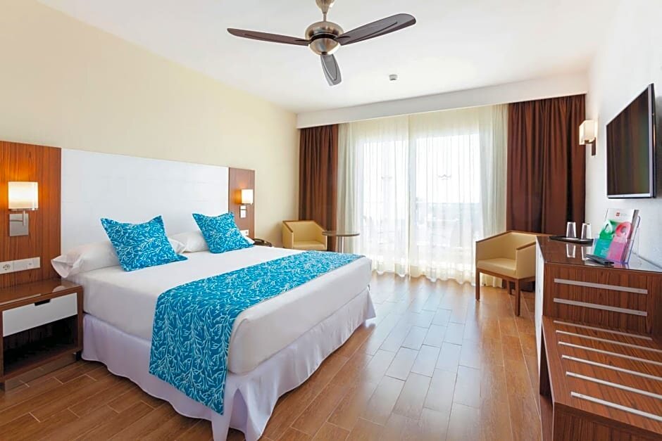Двухместный номер Standard Hotel Riu Arecas