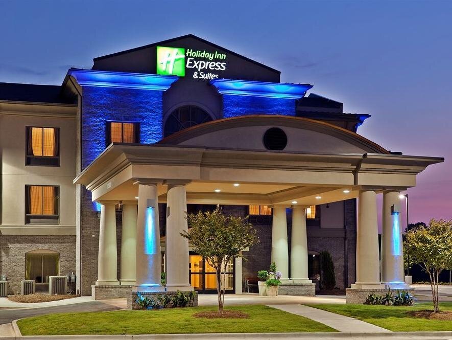 Double suite Holiday Inn Express Hotel & Suites Opelika Auburn, an IHG Hotel