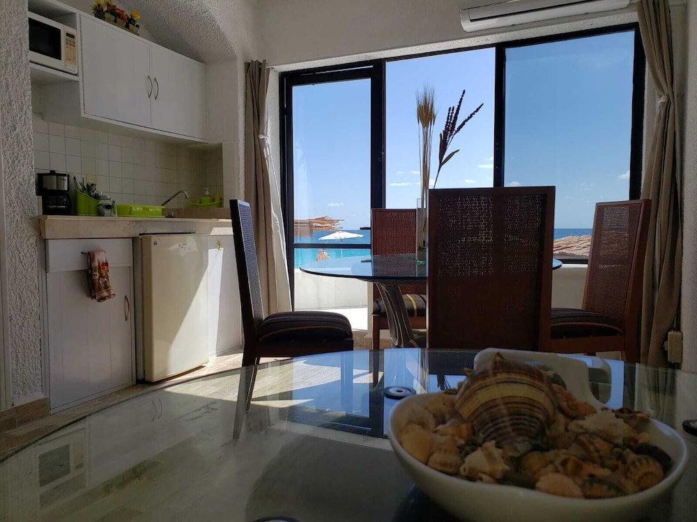 Suite cuádruple con balcón y con vista al mar Beach Front Cancun