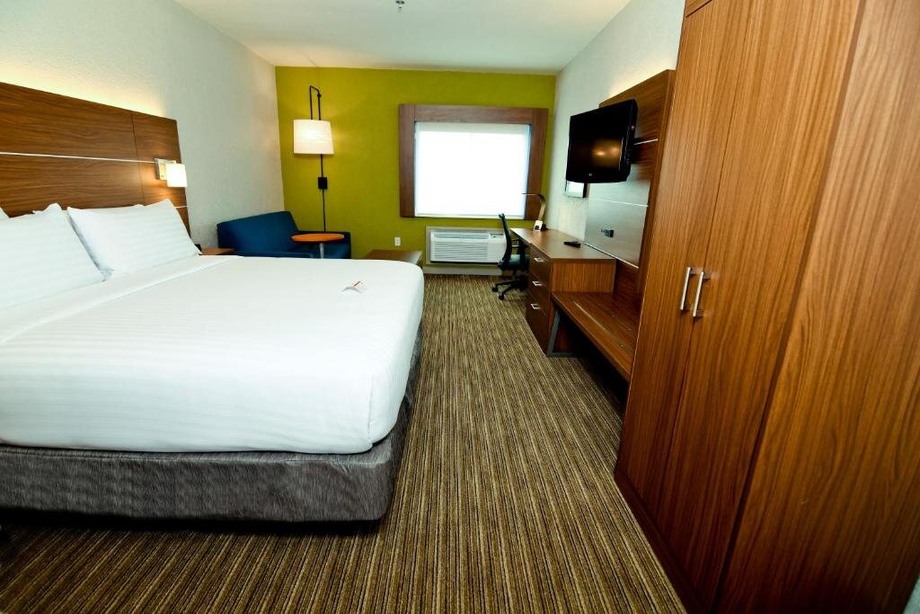 Двухместный номер Standard Holiday Inn Express & Suites I-85 Greenville Airport, an IHG Hotel