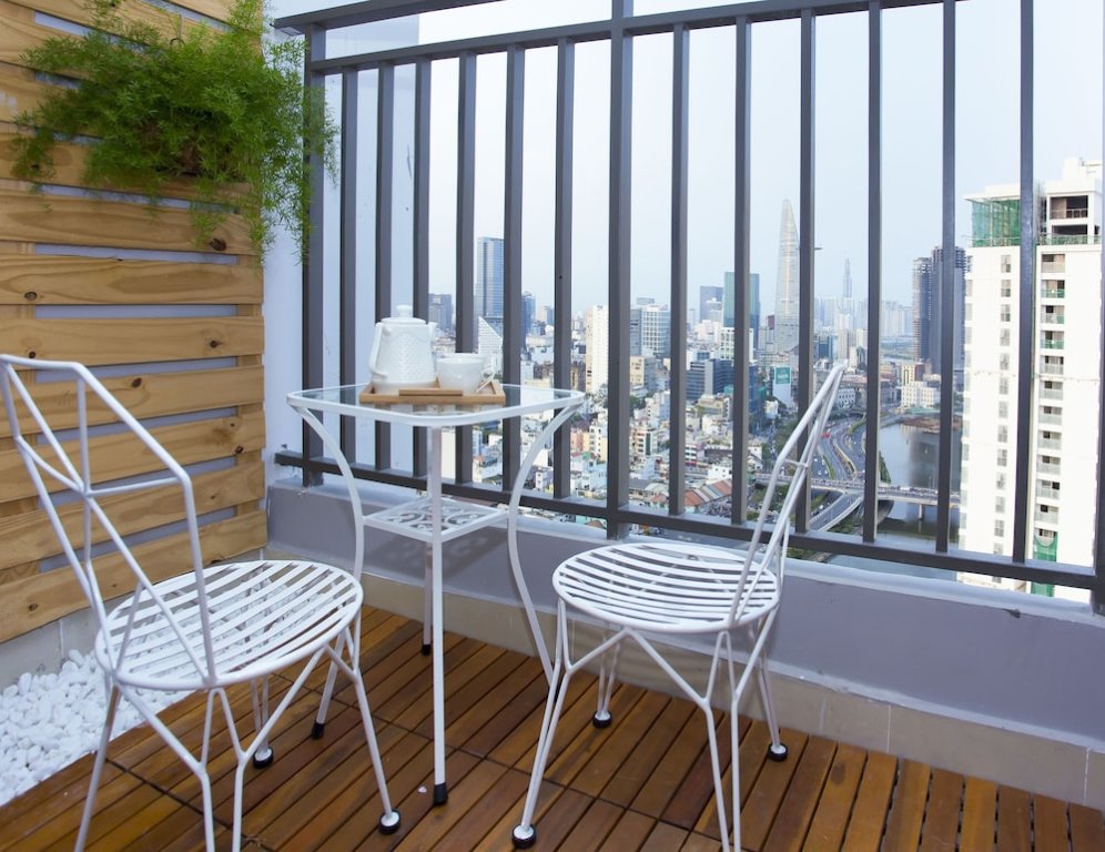 Luxus Zimmer Penthouse mit Balkon und mit Flussblick Saigon Sirius