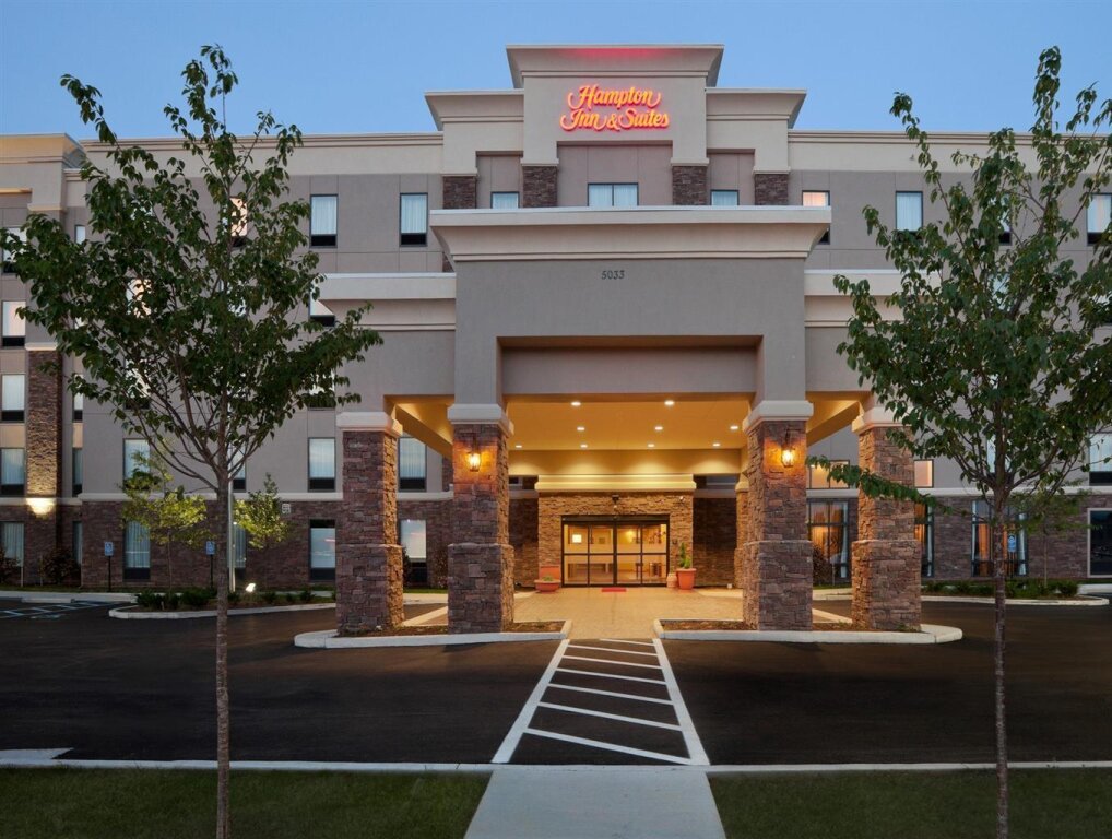 Четырёхместный люкс Hampton Inn and Suites Roanoke Airport/Valley View Mall